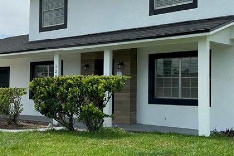 House in Orlando, Florida 3 bedrooms, 141.3 sq.m. № 1801663 - photo 1