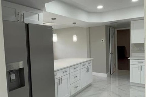 House in Orlando, Florida 3 bedrooms, 141.3 sq.m. № 1801663 - photo 15