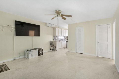 Condo in Pompano Beach, Florida, 1 bedroom  № 2086025 - photo 5