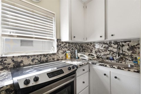 Condo in Pompano Beach, Florida, 1 bedroom  № 2086025 - photo 8