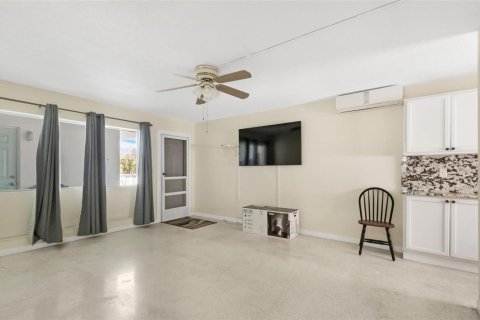 Condo in Pompano Beach, Florida, 1 bedroom  № 2086025 - photo 3