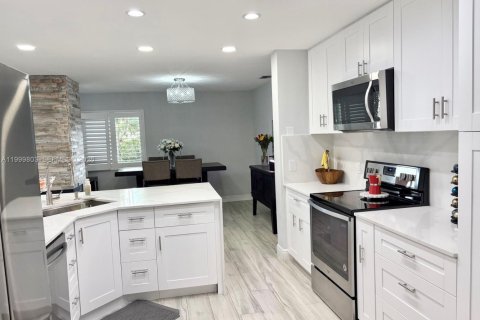 Townhouse in Boca Raton, Florida 3 bedrooms, 161.46 sq.m. № 2066201 - photo 3