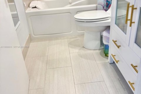 Townhouse in Boca Raton, Florida 3 bedrooms, 161.46 sq.m. № 2066201 - photo 20