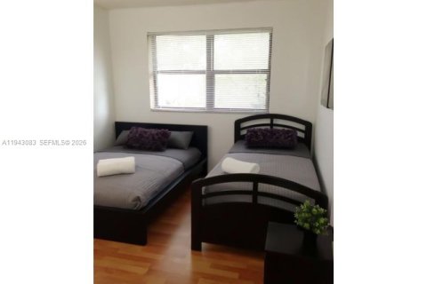 Condo in Miami, Florida, 2 bedrooms  № 2003417 - photo 4