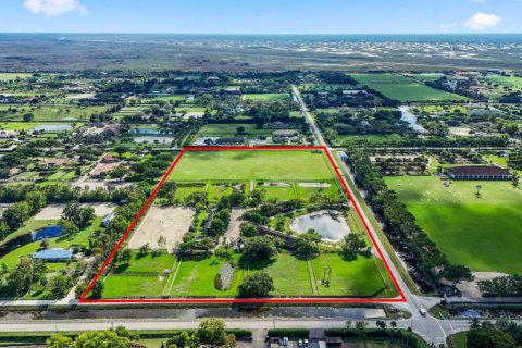 House in Wellington, Florida 6 bedrooms, 228.54 sq.m. № 876636 - photo 1