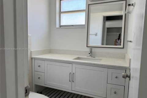 Condominio en alquiler en Hallandale Beach, Florida, 2 dormitorios, 88.63 m2 № 1689312 - foto 7