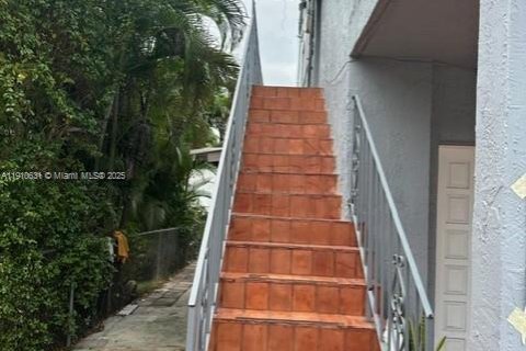 Villa ou maison à louer à Miami, Floride: 1 chambre, 274.99 m2 № 1965851 - photo 12