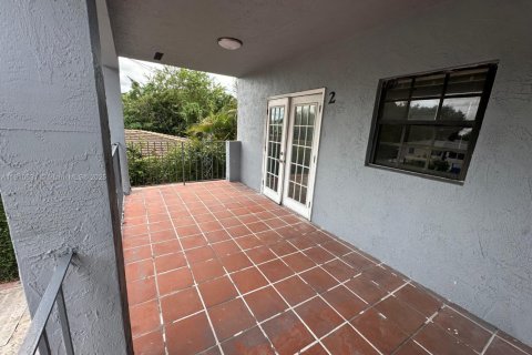 Villa ou maison à louer à Miami, Floride: 1 chambre, 274.99 m2 № 1965851 - photo 9