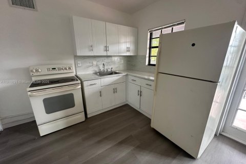 Villa ou maison à louer à Miami, Floride: 1 chambre, 274.99 m2 № 1965851 - photo 1