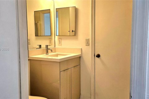 Снять в аренду таунхаус в Уэстон, Флорида 3 спальни, 134.06м2, № 2026634 - фото 14