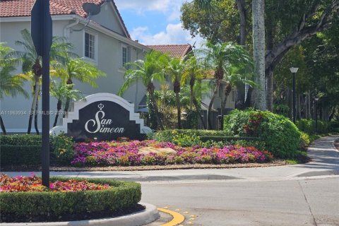 Снять в аренду таунхаус в Уэстон, Флорида 3 спальни, 134.06м2, № 2026634 - фото 22