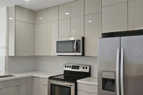 Снять в аренду таунхаус в Уэстон, Флорида 3 спальни, 134.06м2, № 2026634 - фото 5