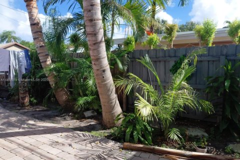 House in Pompano Beach, Florida 3 bedrooms, 97.73 sq.m. № 1954835 - photo 2