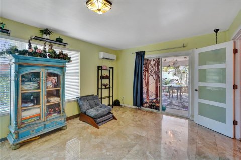 House in Pompano Beach, Florida 3 bedrooms, 97.73 sq.m. № 1954835 - photo 30