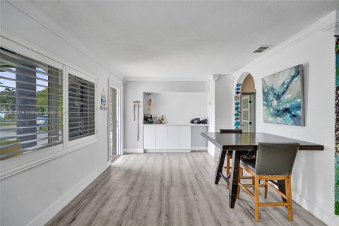 House in Pompano Beach, Florida 3 bedrooms, 97.73 sq.m. № 1954835 - photo 8