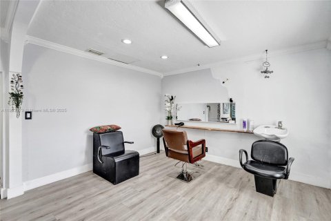 House in Pompano Beach, Florida 3 bedrooms, 97.73 sq.m. № 1954835 - photo 11