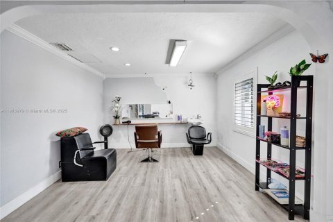 House in Pompano Beach, Florida 3 bedrooms, 97.73 sq.m. № 1954835 - photo 9