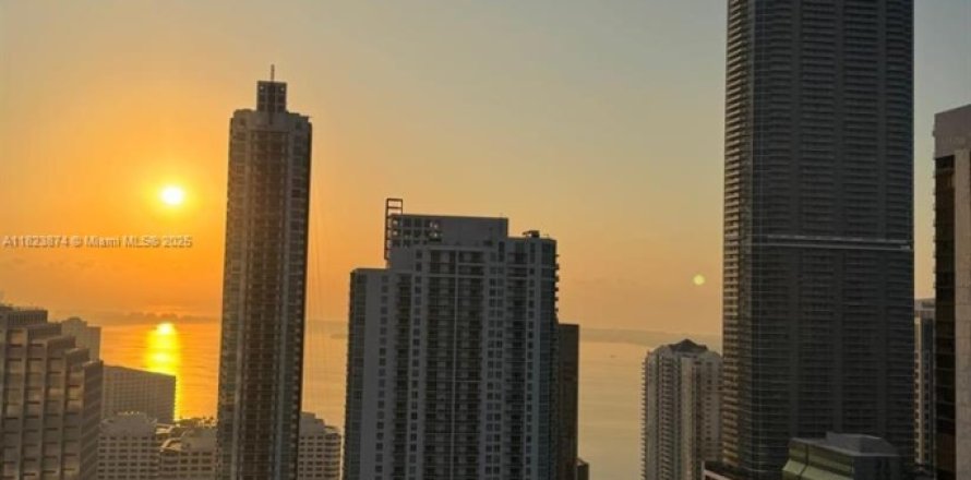 Condo in Miami, Florida, 1 bedroom № 1794207
