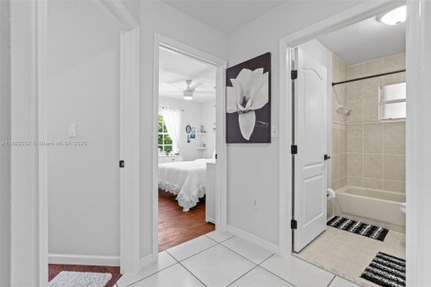 House in Homestead, Florida 3 bedrooms, 109.9 sq.m. № 1783883 - photo 18