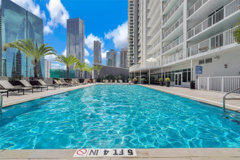 Condominio en venta en Miami, Florida, 1 dormitorio, 79.9 m2 № 2248823 - foto 27