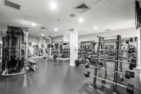 Condominio en venta en Miami, Florida, 1 dormitorio, 79.9 m2 № 2248823 - foto 23