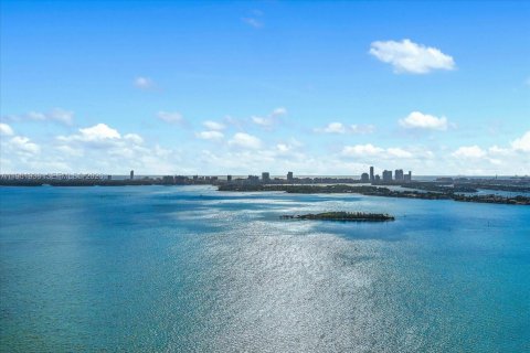 Copropriété à vendre à Miami, Floride: 2 chambres, 121.79 m2 № 2043184 - photo 6