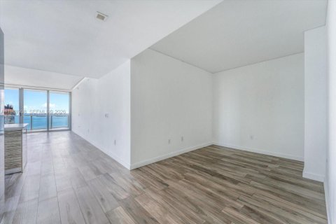 Copropriété à vendre à Miami, Floride: 2 chambres, 121.79 m2 № 2043184 - photo 10