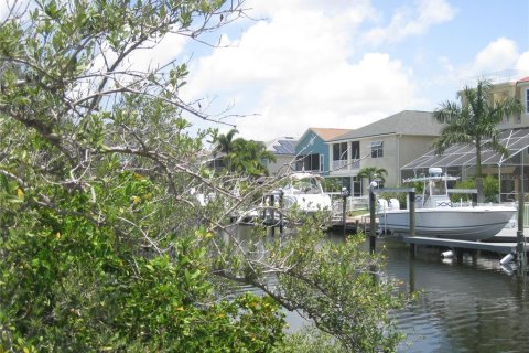 Casa en venta en New Port Richey, Florida, 2 dormitorios, 161.19 m2 № 1761477 - foto 18