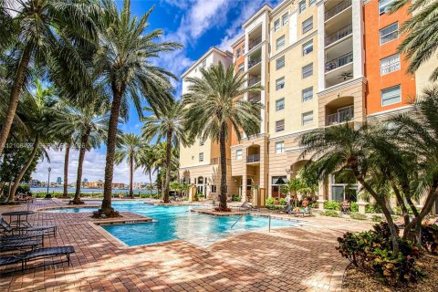 Copropriété à louer à Sunny Isles Beach, Floride: 1 chambre, 62.52 m2 № 2421520 - photo 9