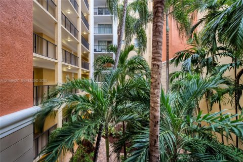 Copropriété à louer à Sunny Isles Beach, Floride: 1 chambre, 62.52 m2 № 2421520 - photo 2