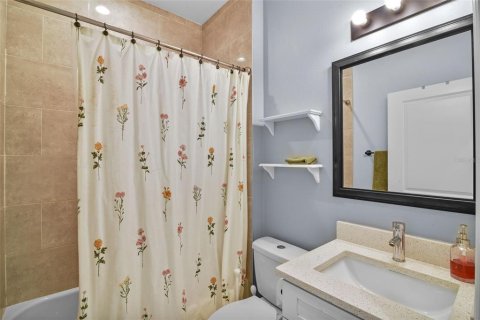 House in Deltona, Florida 4 bedrooms, 154.22 sq.m. № 1765601 - photo 23