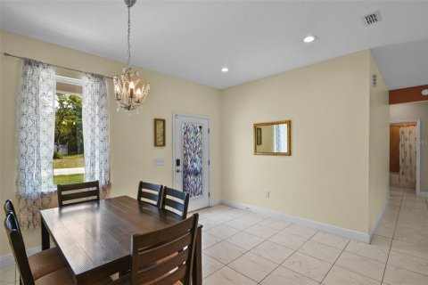 House in Deltona, Florida 4 bedrooms, 154.22 sq.m. № 1765601 - photo 9