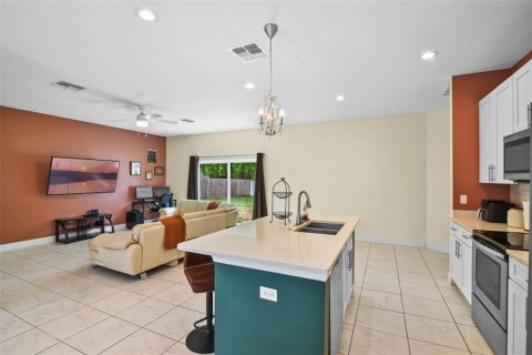 House in Deltona, Florida 4 bedrooms, 154.22 sq.m. № 1765601 - photo 10
