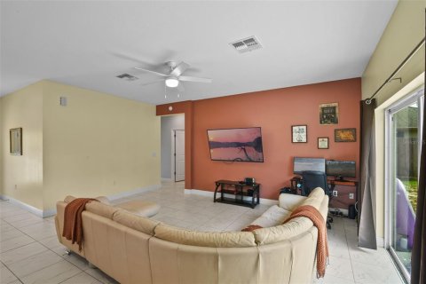 House in Deltona, Florida 4 bedrooms, 154.22 sq.m. № 1765601 - photo 11
