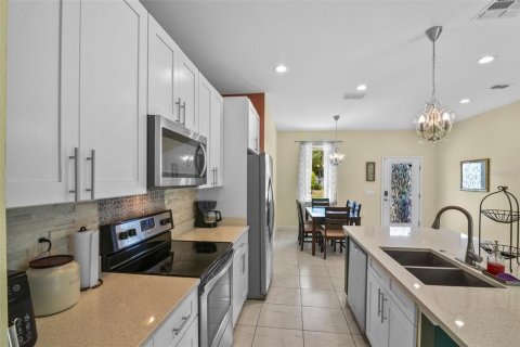 House in Deltona, Florida 4 bedrooms, 154.22 sq.m. № 1765601 - photo 6