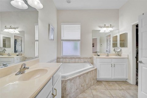 Villa ou maison à vendre à Bradenton, Floride: 3 chambres, 212.47 m2 № 1725439 - photo 24