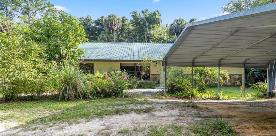 House in Ocala, Florida 5 bedrooms, 274.25 sq.m. № 1280400