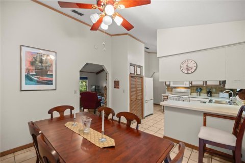 House in Ocala, Florida 5 bedrooms, 274.25 sq.m. № 1280400 - photo 8