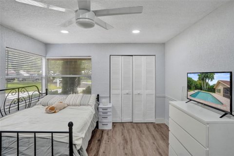 Villa ou maison à vendre à Cooper City, Floride: 3 chambres, 151.06 m2 № 1925191 - photo 25