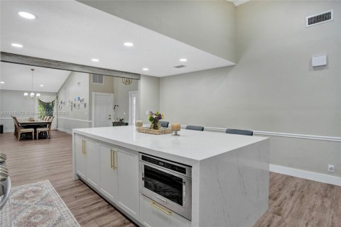 Villa ou maison à vendre à Cooper City, Floride: 3 chambres, 151.06 m2 № 1925191 - photo 15