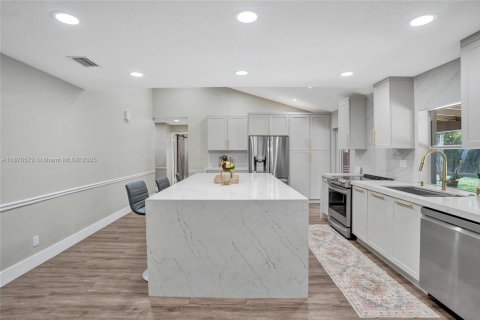 Villa ou maison à vendre à Cooper City, Floride: 3 chambres, 151.06 m2 № 1925191 - photo 12