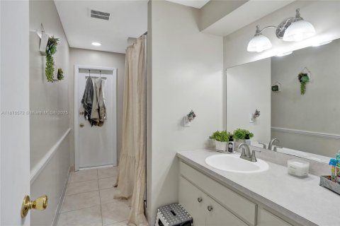 Villa ou maison à vendre à Cooper City, Floride: 3 chambres, 151.06 m2 № 1925191 - photo 18