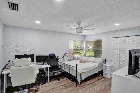 Villa ou maison à vendre à Cooper City, Floride: 3 chambres, 151.06 m2 № 1925191 - photo 24