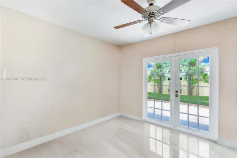 Casa en venta en Tamarac, Florida, 3 dormitorios, 177.54 m2 № 1983953 - foto 14
