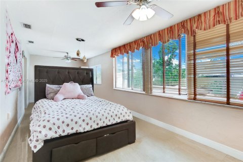 Casa en venta en Tamarac, Florida, 3 dormitorios, 177.54 m2 № 1983953 - foto 5
