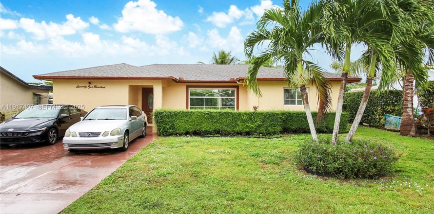 Casa en Tamarac, Florida 3 dormitorios, 177.54 m2 № 1983953