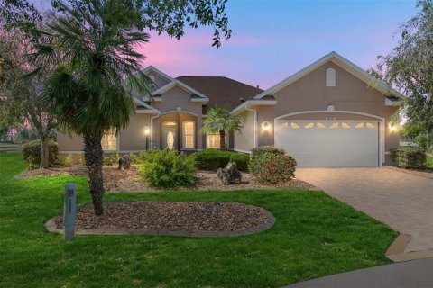 House in Ocala, Florida 3 bedrooms, 216.09 sq.m. № 1667007 - photo 1