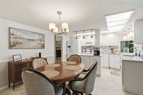 House in New Port Richey, Florida 3 bedrooms, 234.58 sq.m. № 2126659 - photo 22