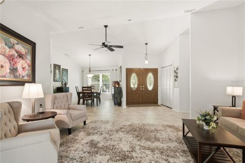 House in New Port Richey, Florida 3 bedrooms, 234.58 sq.m. № 2126659 - photo 15