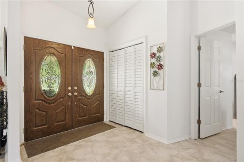 House in New Port Richey, Florida 3 bedrooms, 234.58 sq.m. № 2126659 - photo 11